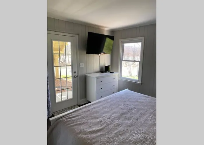 Belmont Nc Riverfront 2-Bedroom Garden Suite