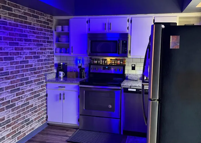 Luxurious Getaway At Js Place